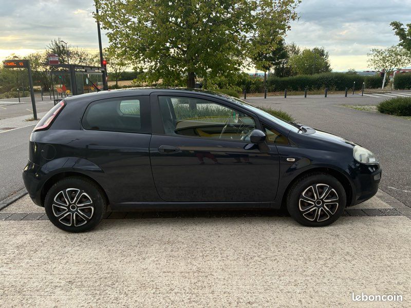 Fiat Punto (image 2)