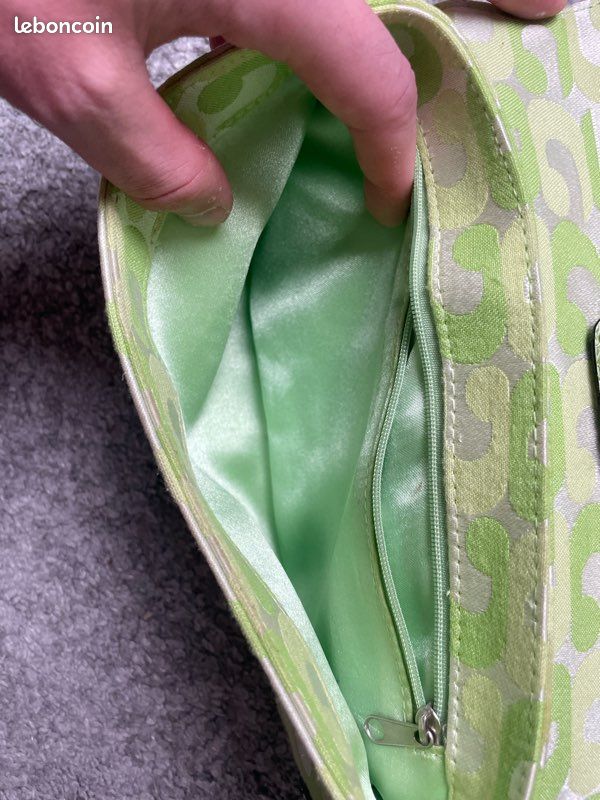 Sac a Main Baguette Guess Vert Pomme Vintage (image 4)