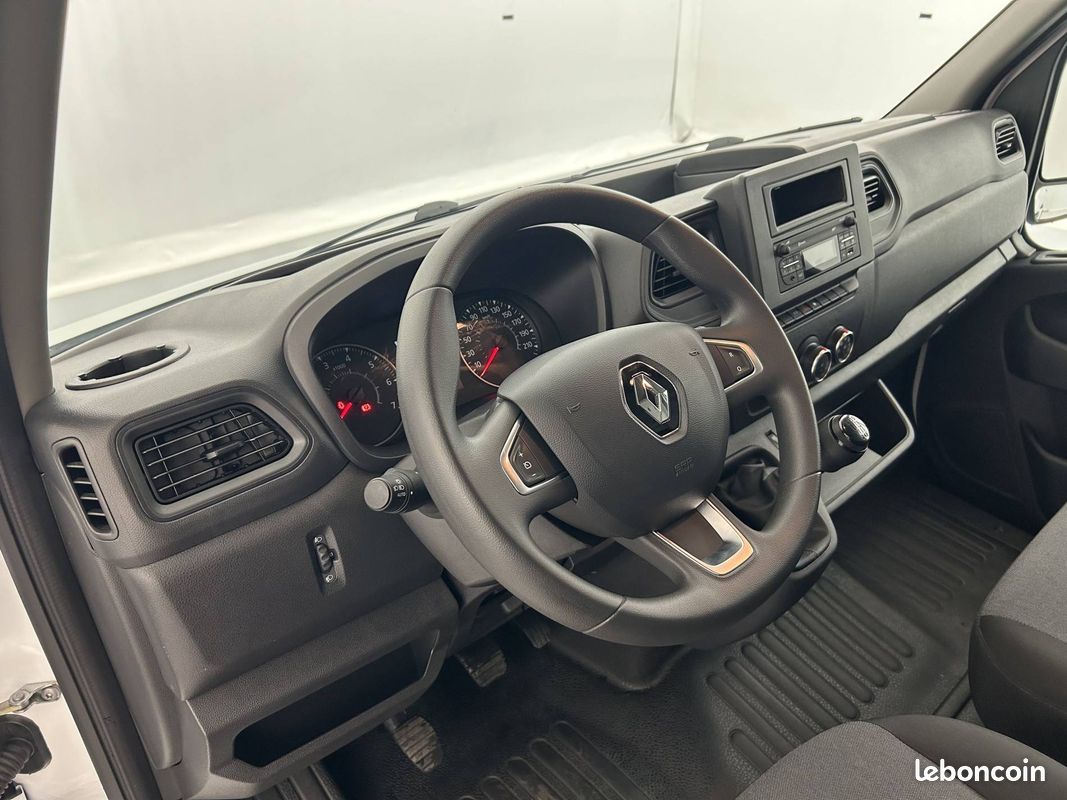 Renault master fgn trac f3500 l2h2 blue dci 135 confort (image 9)