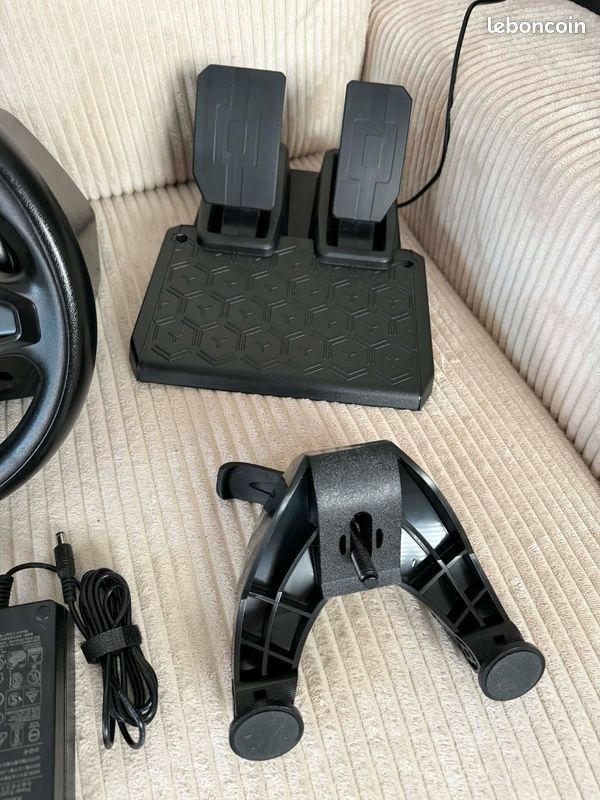 Volant thrustmaster T128 (image 4)