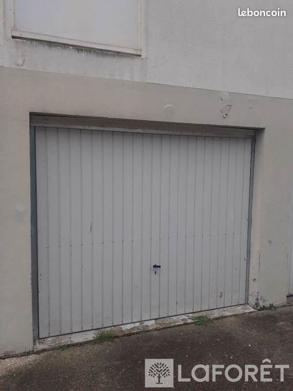 Parking 15 m² · à Beauvais · 15 m² · 85 €/mois
