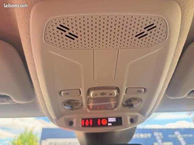 PEUGEOT 208 PureTech 100 S&S EAT8 Allure (image 22)