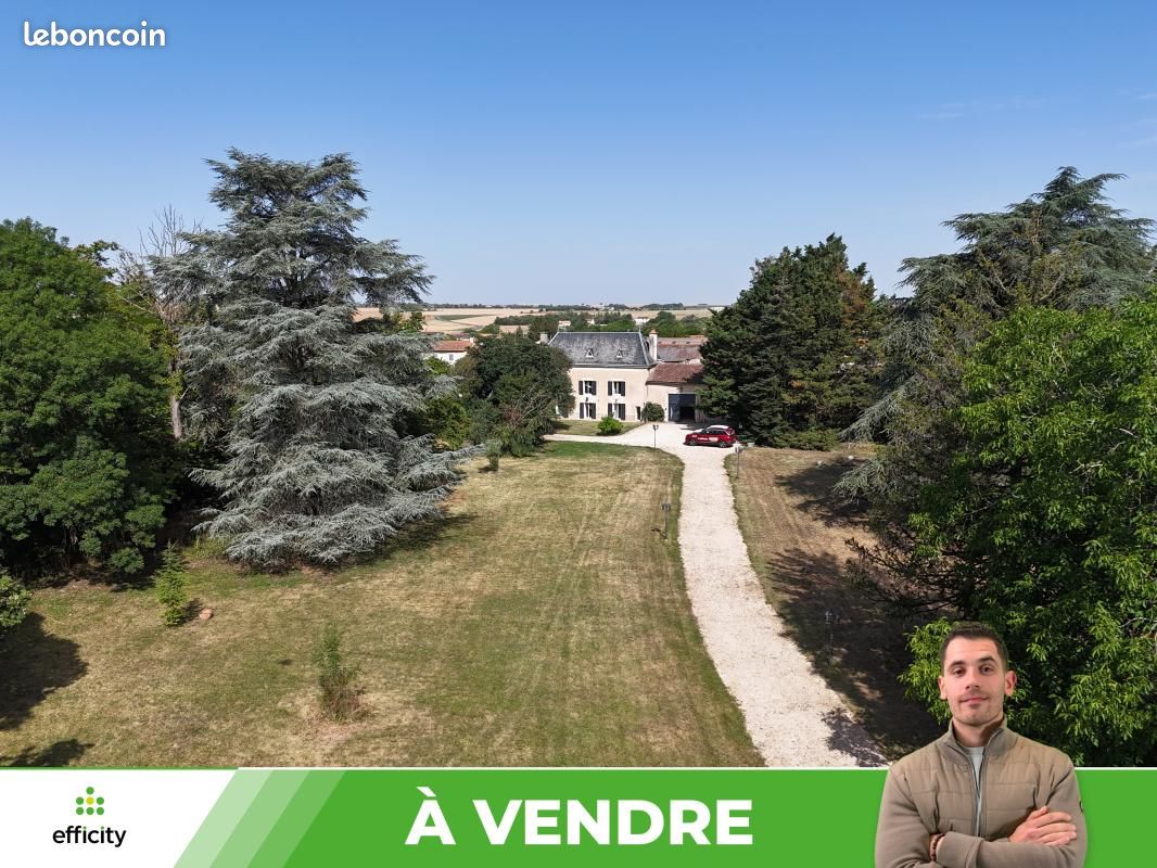 Maison 7 pièces 245 m² · à Champigny en Rochereau · 245 m² · 313 000 €