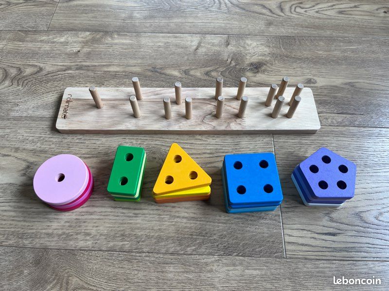 Puzzle d'encastrement géométrique en bois - Esprit Montessori (image 2)
