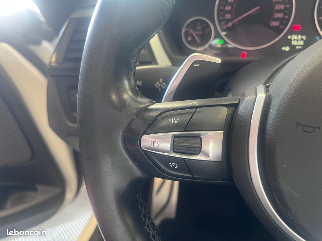 BMW SERIE 3 GRAN TURISMO F34 330d xDrive 258 ch M Sport A. Toit ouvrant / Caméra de recul / Hayon électrique / (image 24)