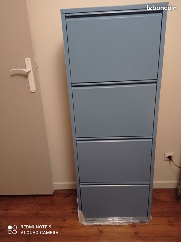 Armoire métallique pour chaussures (image 1)