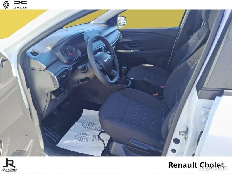 Dacia Sandero 1.0 TCe 90ch Stepway Essential -24 (image 3)