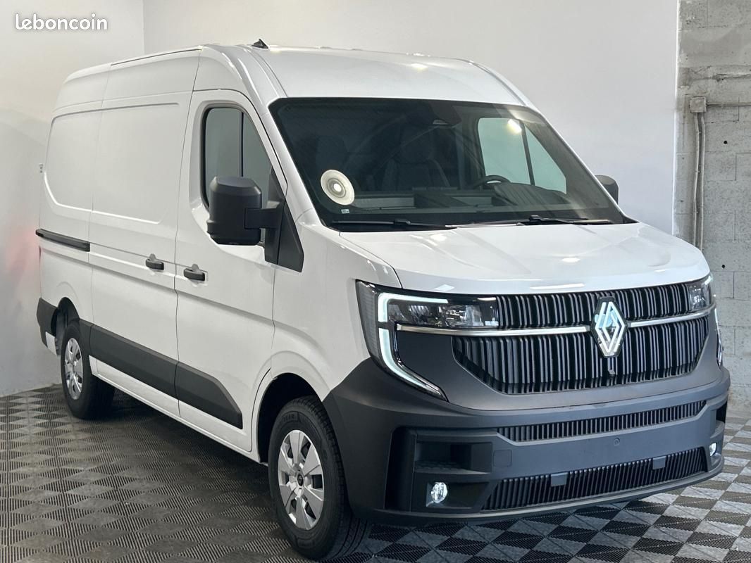 Renault Master FOURGON FG BLUE DCI 150 L2H2 3T5 TR ADVANCE (image 2)