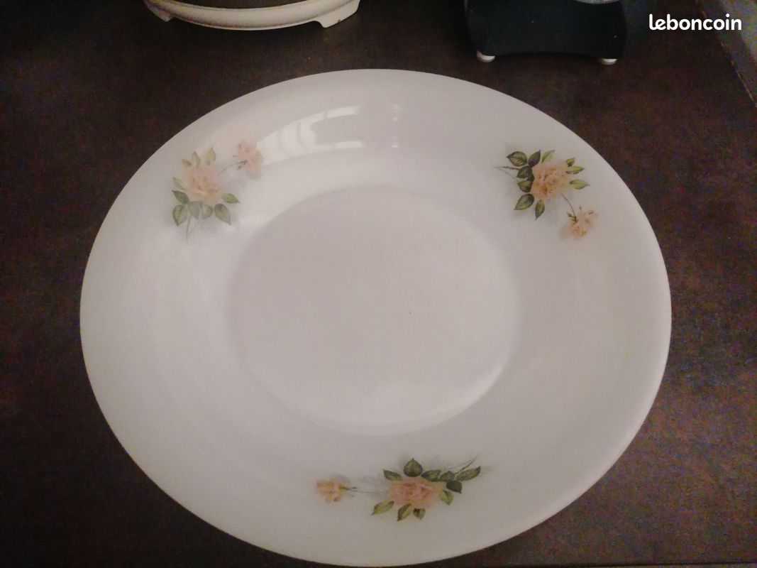 Plat rond en verre (image 1)