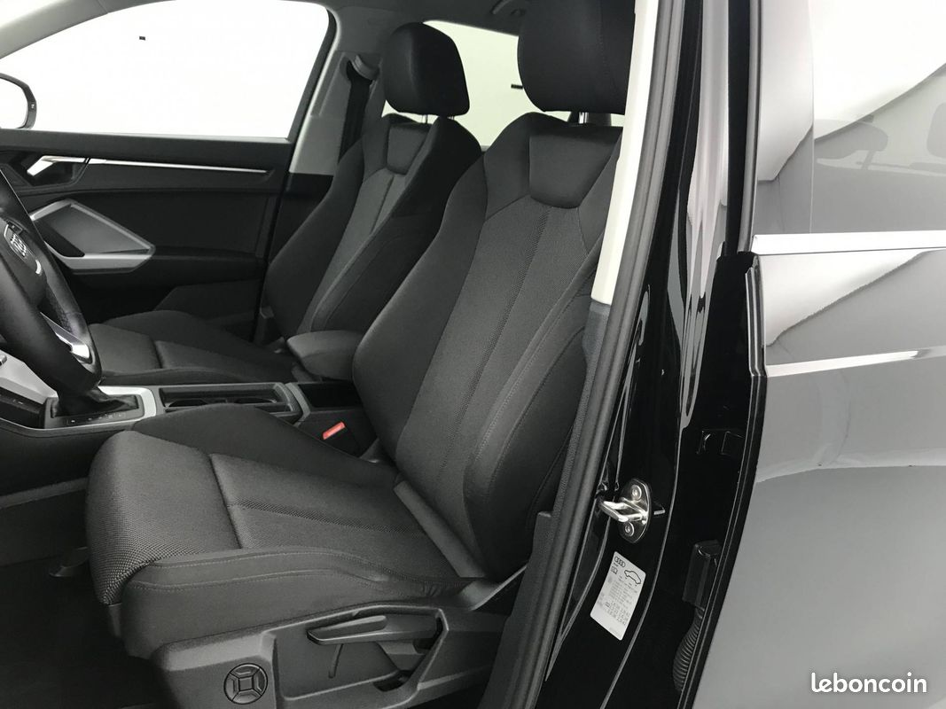 AUDI Q3 45 TFSIe 245 ch S tronic 6 Design (image 10)