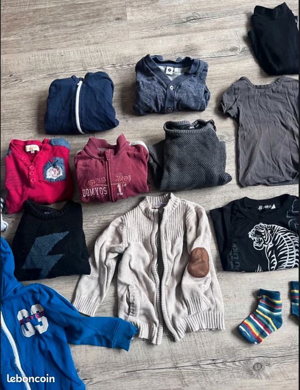 Gros lot vetement garçon 3-4 ans pull sous pull pantalon chaussette t-shirt (image 3)