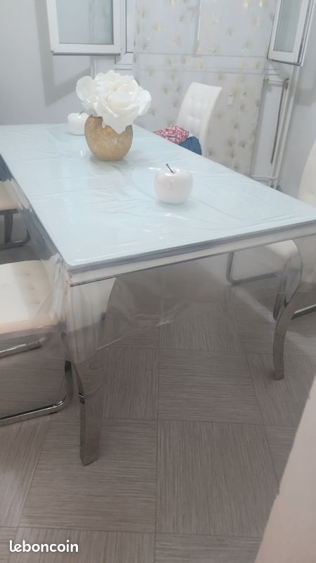 Table et chaise (image 2)