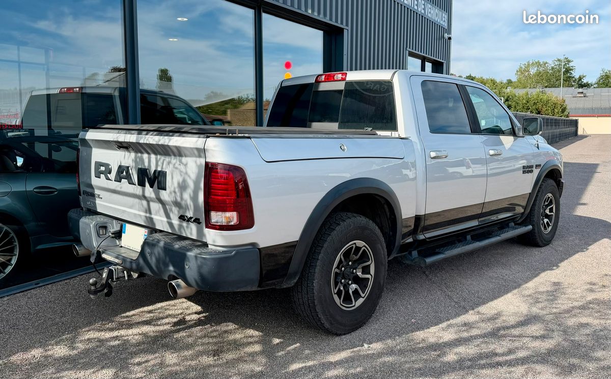 Dodge RAM 1500 5,7L V8 HEMI 400 CV Rebel (image 3)