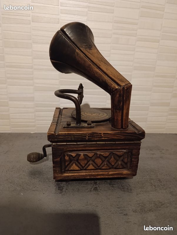 Boîte en forme de gramophone (image 8)