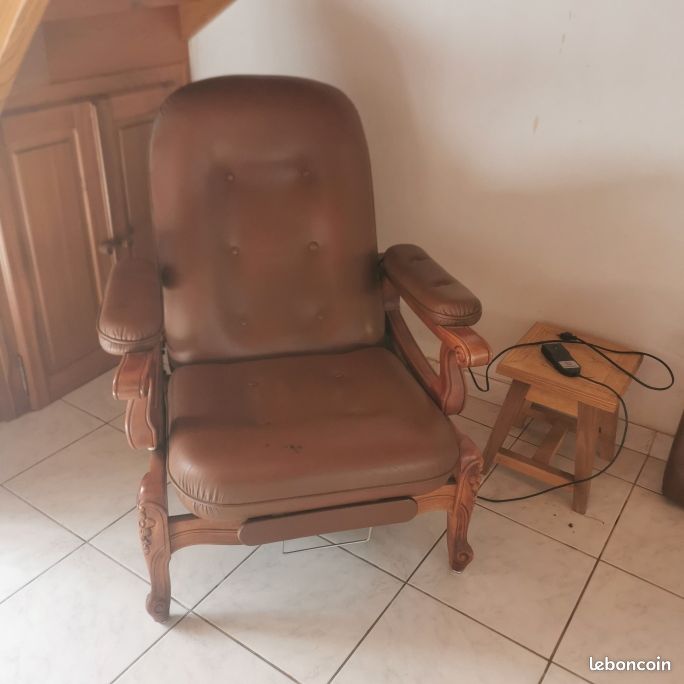 Fauteuil rustique avec repose pieds (image 3)