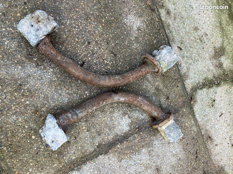 Paire de chasses roues en fonte (image 1)