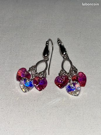 Boucles D'oreilles Pendantes Artisanales - Plaqué Argent & Perles Swarovski Rouges, Neuves Avec étiquettes