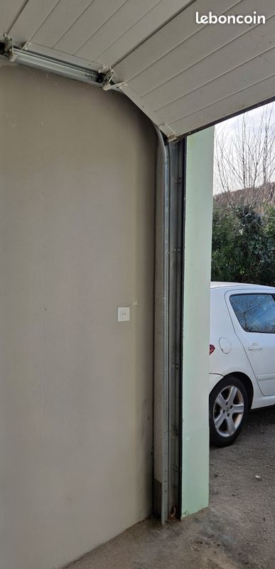Porte de garage en acier laqué blanc (image 3)