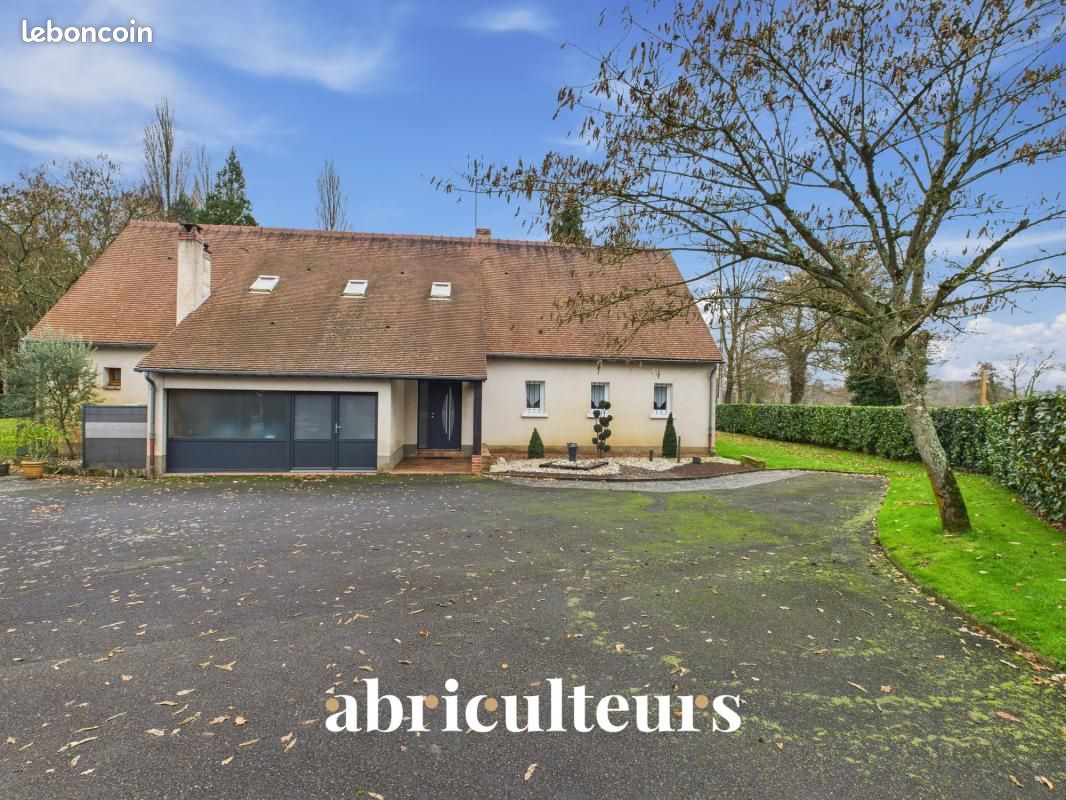 Maison 8 pièces 260 m² · à Ruaudin · 260 m² · 494 990 €