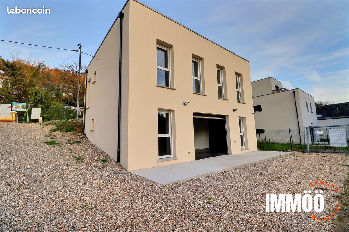Maison 7 pièces 248 m² · au Houlme · 248 m² · 2 000 €/mois