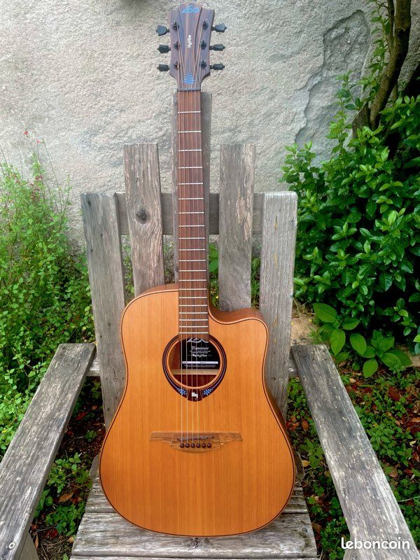Guitare LAG HyVibe (image 1)