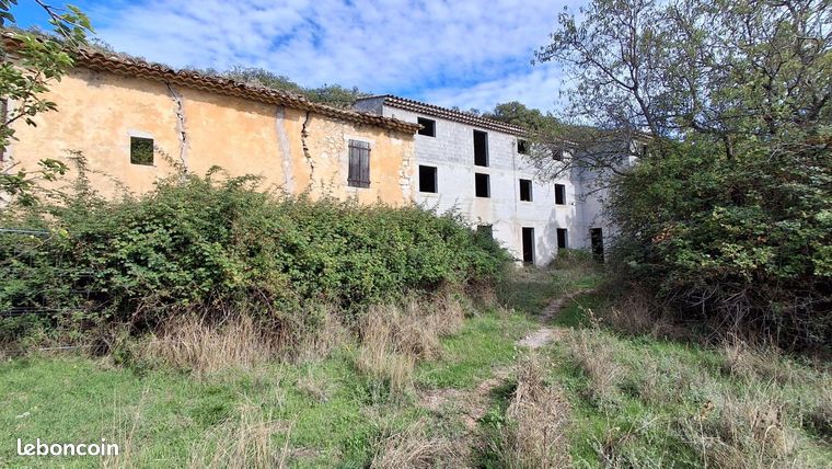 Mas 6 pièces 365 m²