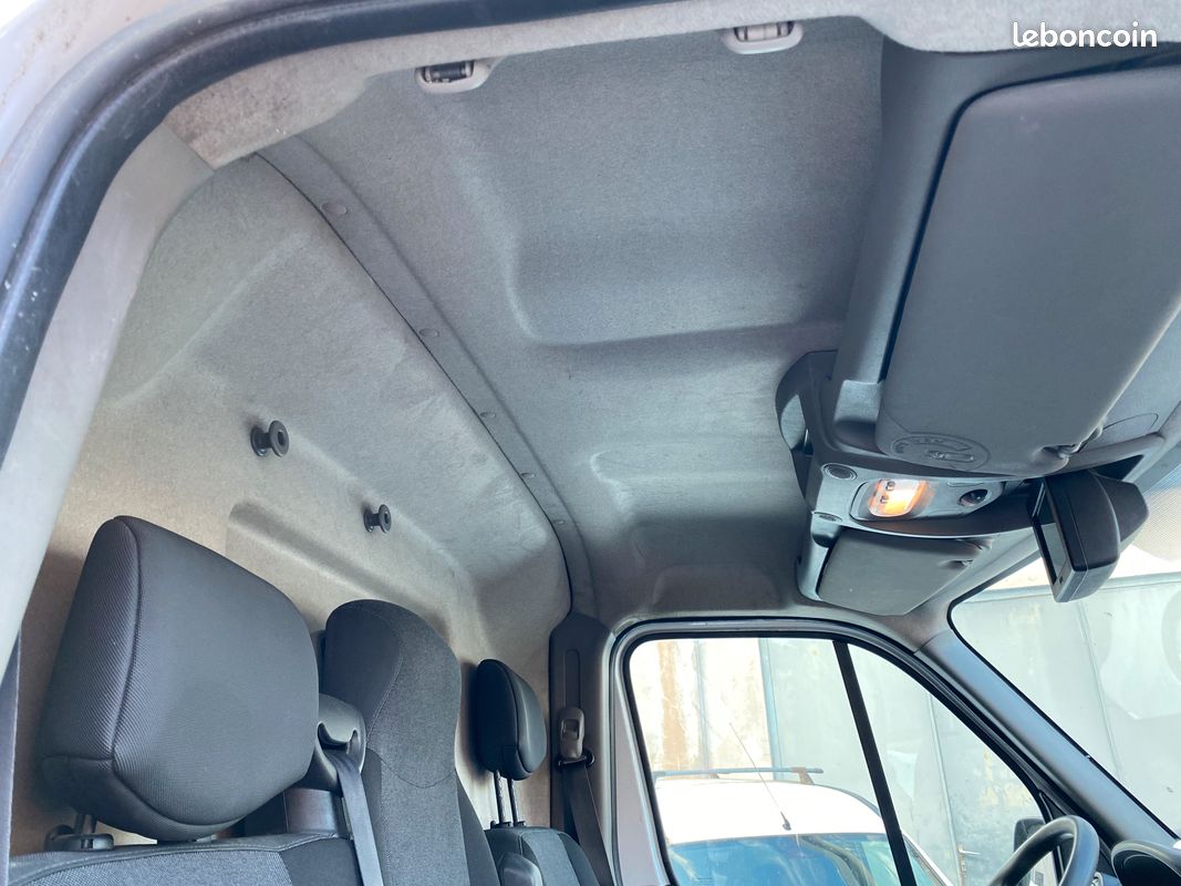RENAULT MASTER 3 III F3300 L2 H2 Grand Confort 2L3 DCI 145 ch Galerie GPS chaîne de distribution 2019 Attelage (image 10)