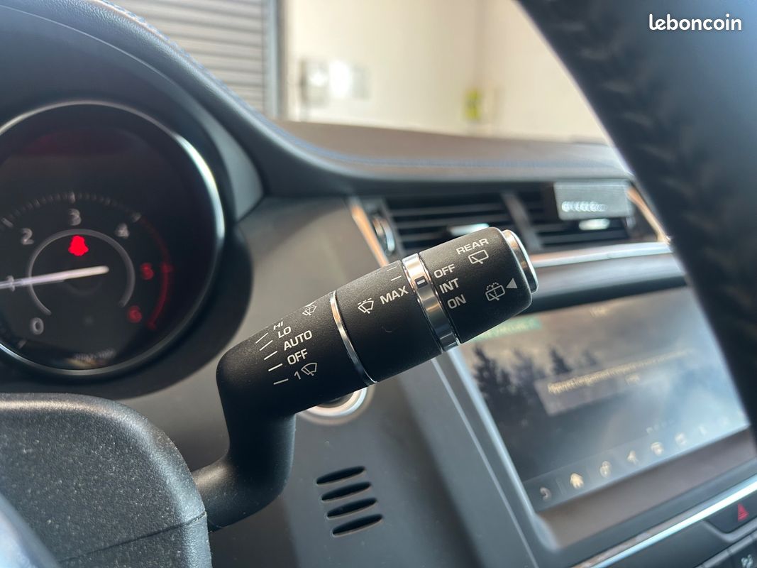 Jaguar e-pace 2.0d 150ch r-dynamic awd bva9 - full entretien jaguar - (image 27)