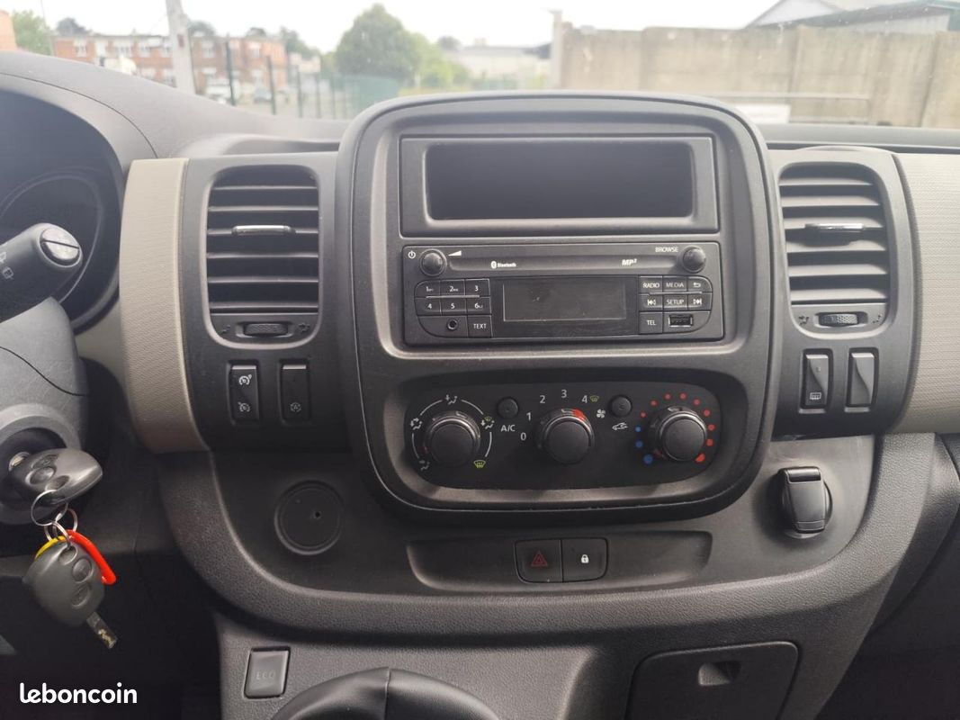 RENAULT TRAFIC Combi L2H1 1.6 dCi 125ch 9 Places (image 11)