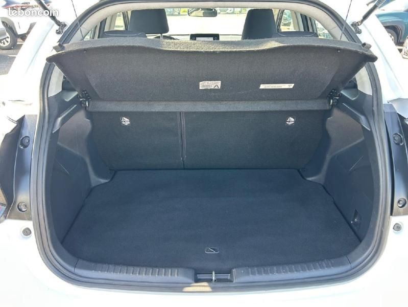 Toyota Yaris 116h Dynamic Business 5p + Programme Beyond Zero Academy MY22 (image 16)