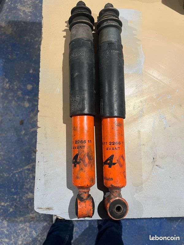 2 amortisseurs de Carbon Renault 5 alpine turbo (image 1)