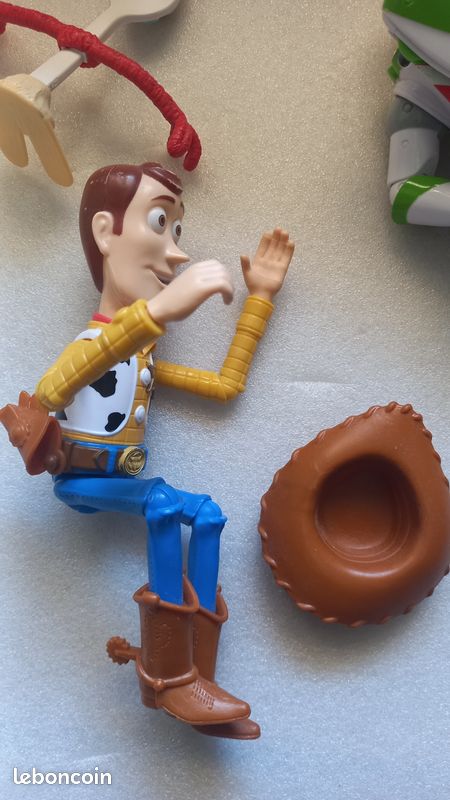 Figurines Toy Story 4: Woody sonore, Buzz l'Éclair sonore et Fourchette (image 14)