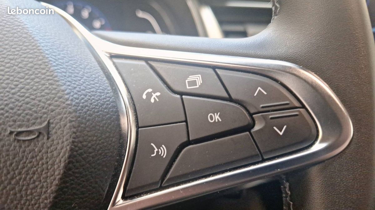 Renault captur tce 140 21 intens (image 25)