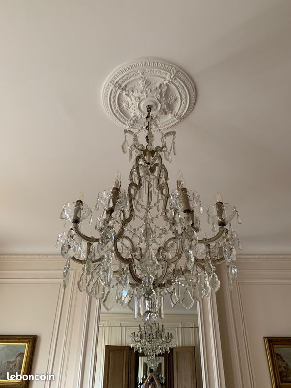 Lustre En Cristal Du 19ème Siècle – Élégance Vintage – Bon état
