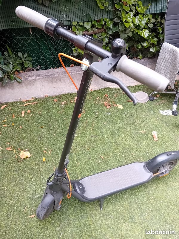 Trotinette electrique ninebot (image 1)