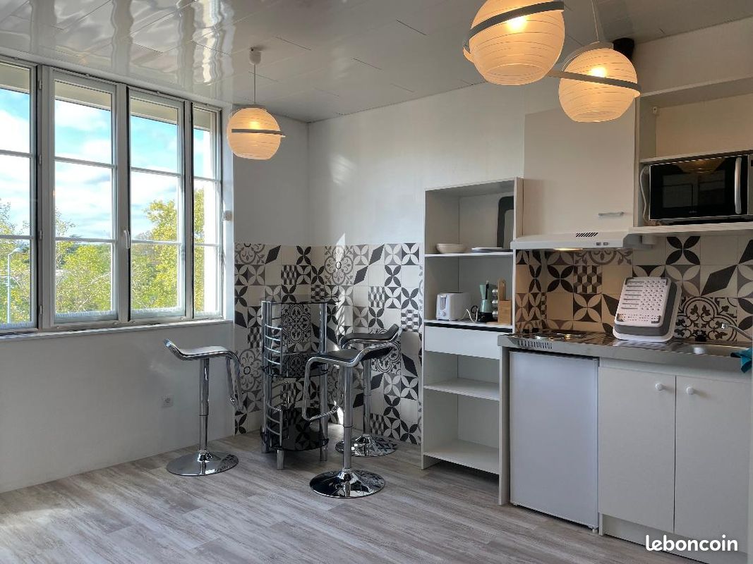 Appartement 1 pièce 24 m² · à Vénissieux · 24 m² · 750 €/mois