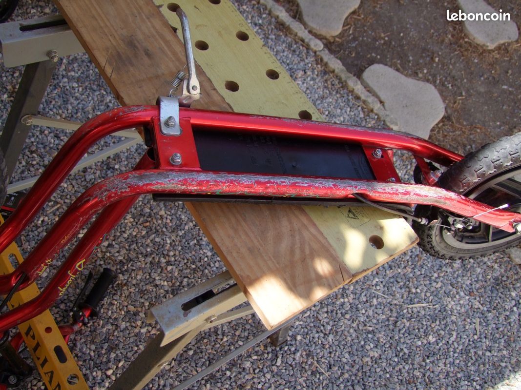 Trottinette rouge de la marque D'JUMPY (pas électrique) (image 4)