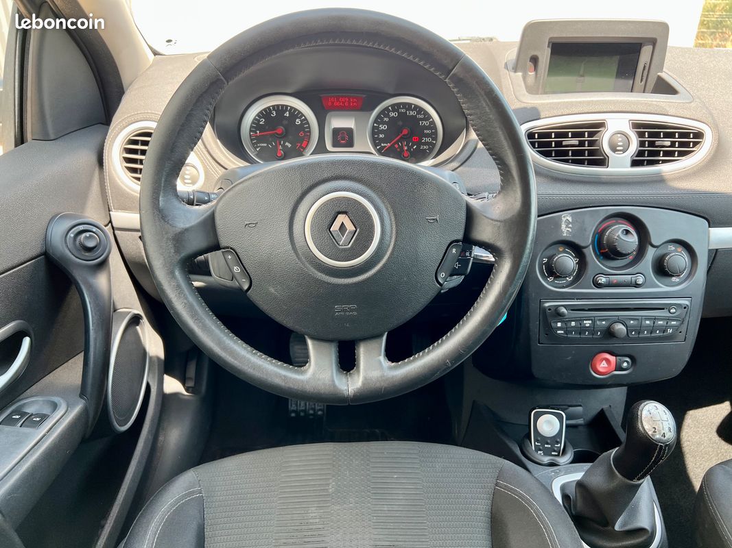 Renault Clio 3 (Phase 2) 1.2 Tce 100ch 20th Anniversary (image 7)