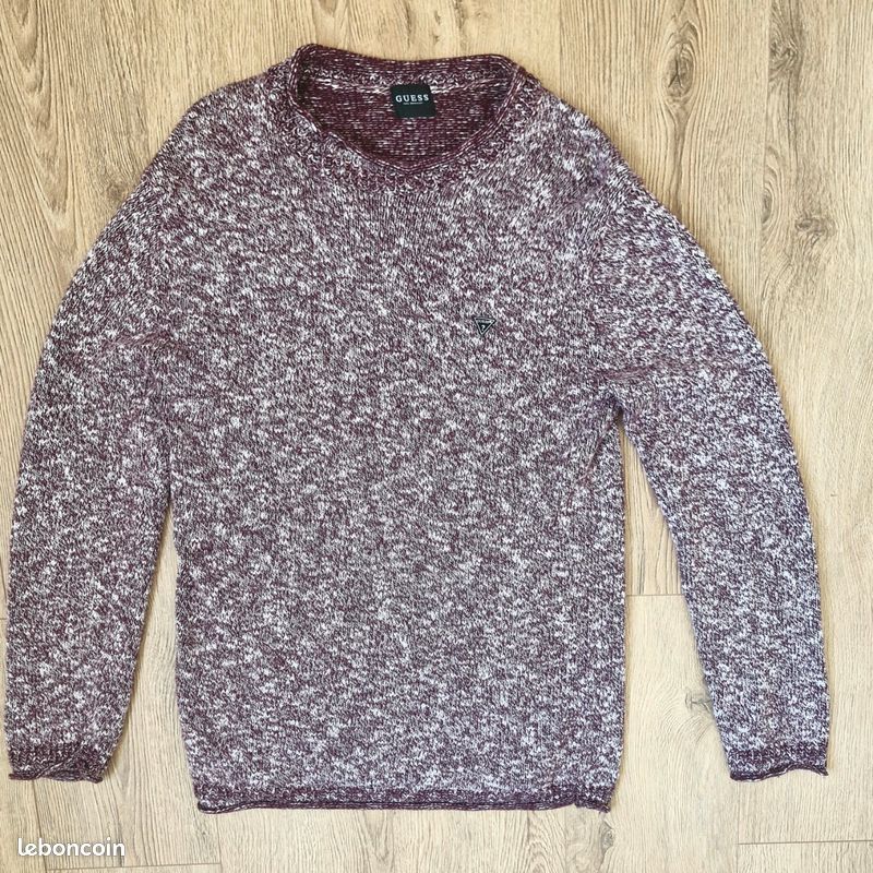 Pull GUESS Col V – Bordeaux – Taille S – Très Doux En Polyester – Excellent état