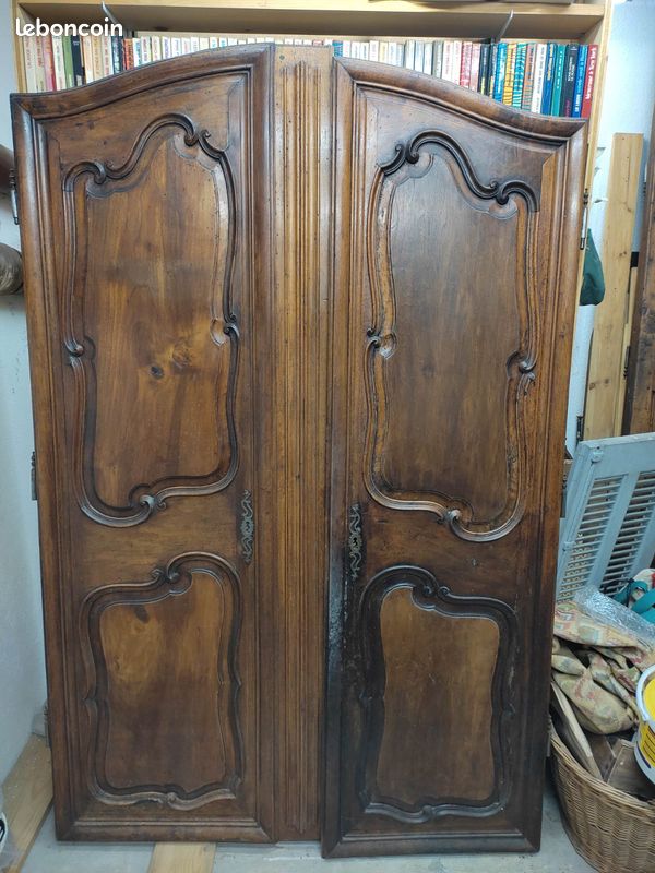 Armoire provençale de mariage (Aix en Provence) en noyer XVIIIème siècle (image 1)