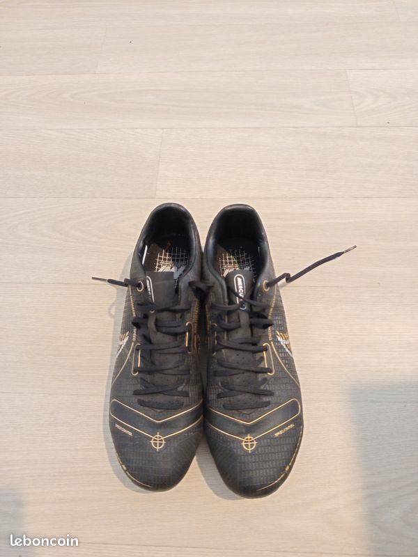 Chaussures de foot (image 1)