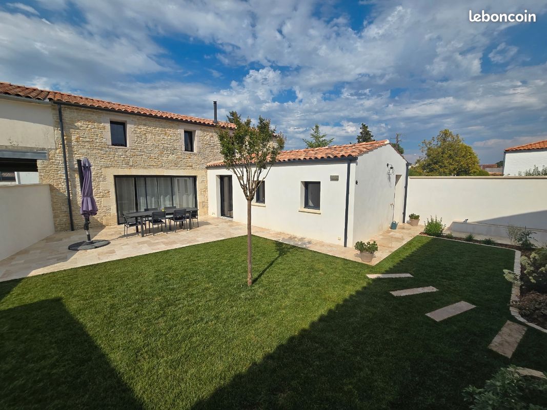 Maison 5 pièces 148 m² · à Saint-Sauveur-d'Aunis · 148 m² · 440 000 €