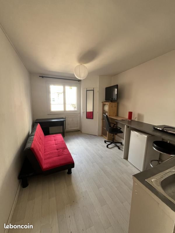 Appartement 1 pièce 13 m² · à Rodez · 13 m² · 240 €