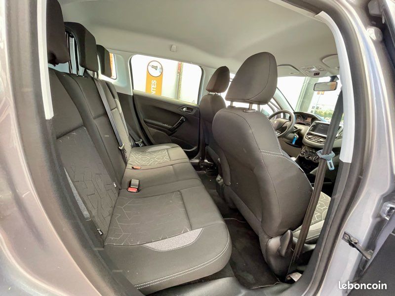 Peugeot 2008 1.5 hdi 100 cv boîte manuelle Année 09/2019 40695 km (image 5)