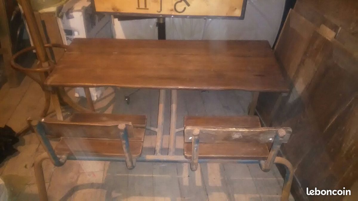 Table d'écolier (image 1)