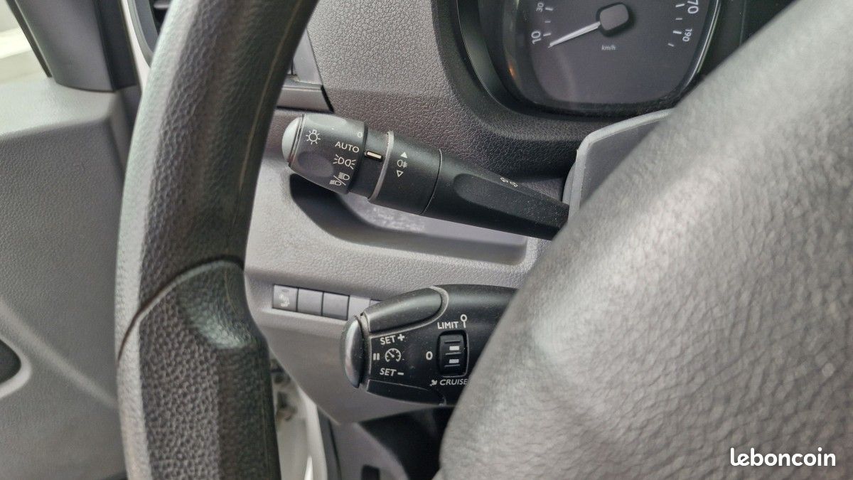 Peugeot Expert Standard 1.5 BlueHDI 120 Premium (image 11)