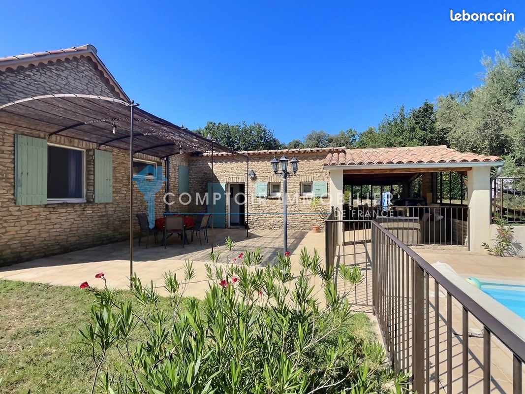 Maison 5 pièces 132 m² · à Saint-Saturnin-lès-Apt · 132 m² · 590 000 €
