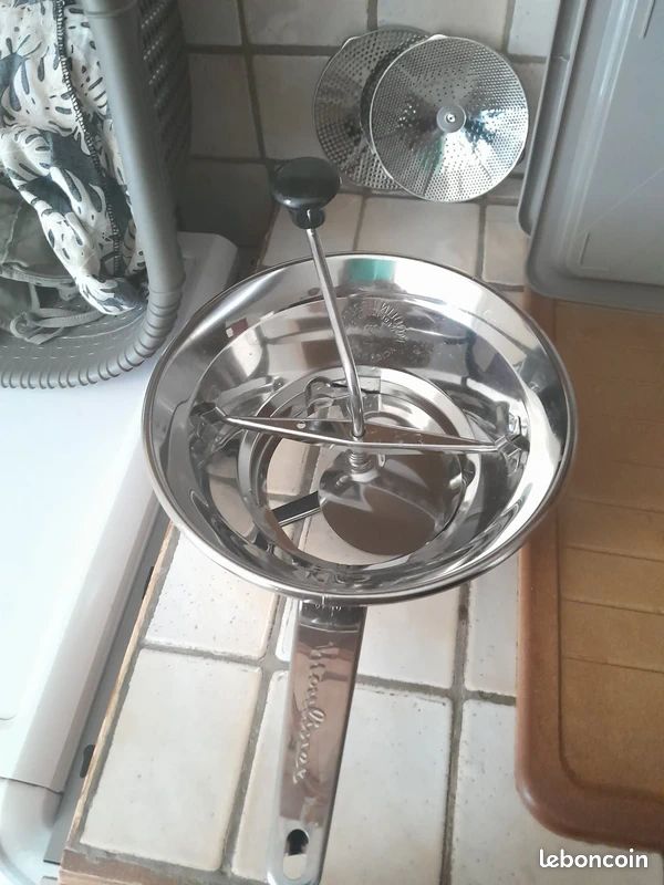 Moulin à légumes inox (image 1)