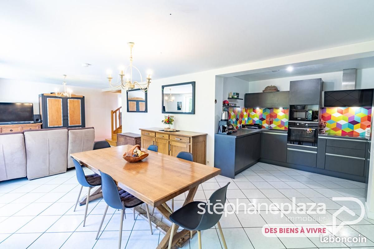 Appartement 5 pièces 137 m² · à Bourg-en-Bresse · 137 m² · 239 000 €