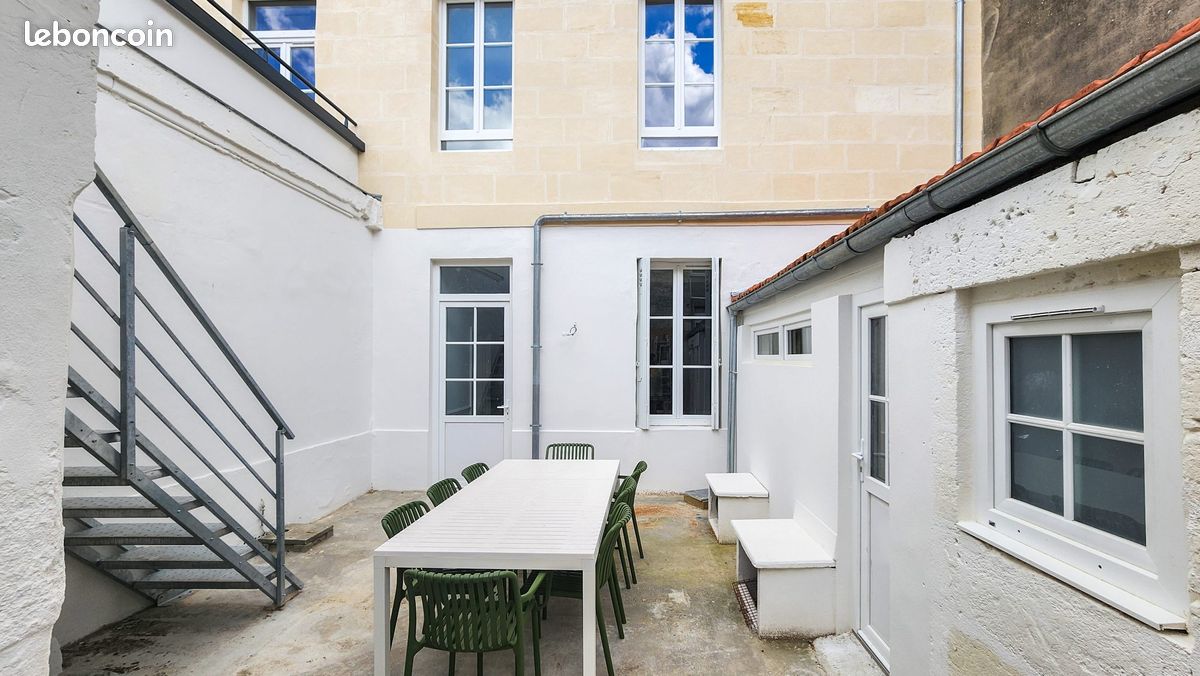 Maison 12 pièces 243 m² · à Bordeaux · 243 m² · 1 421 400 €